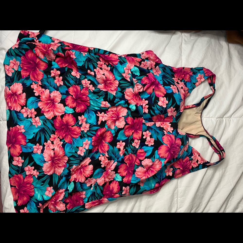 Ava + Viv Hibiscus Bathing Suit Top
